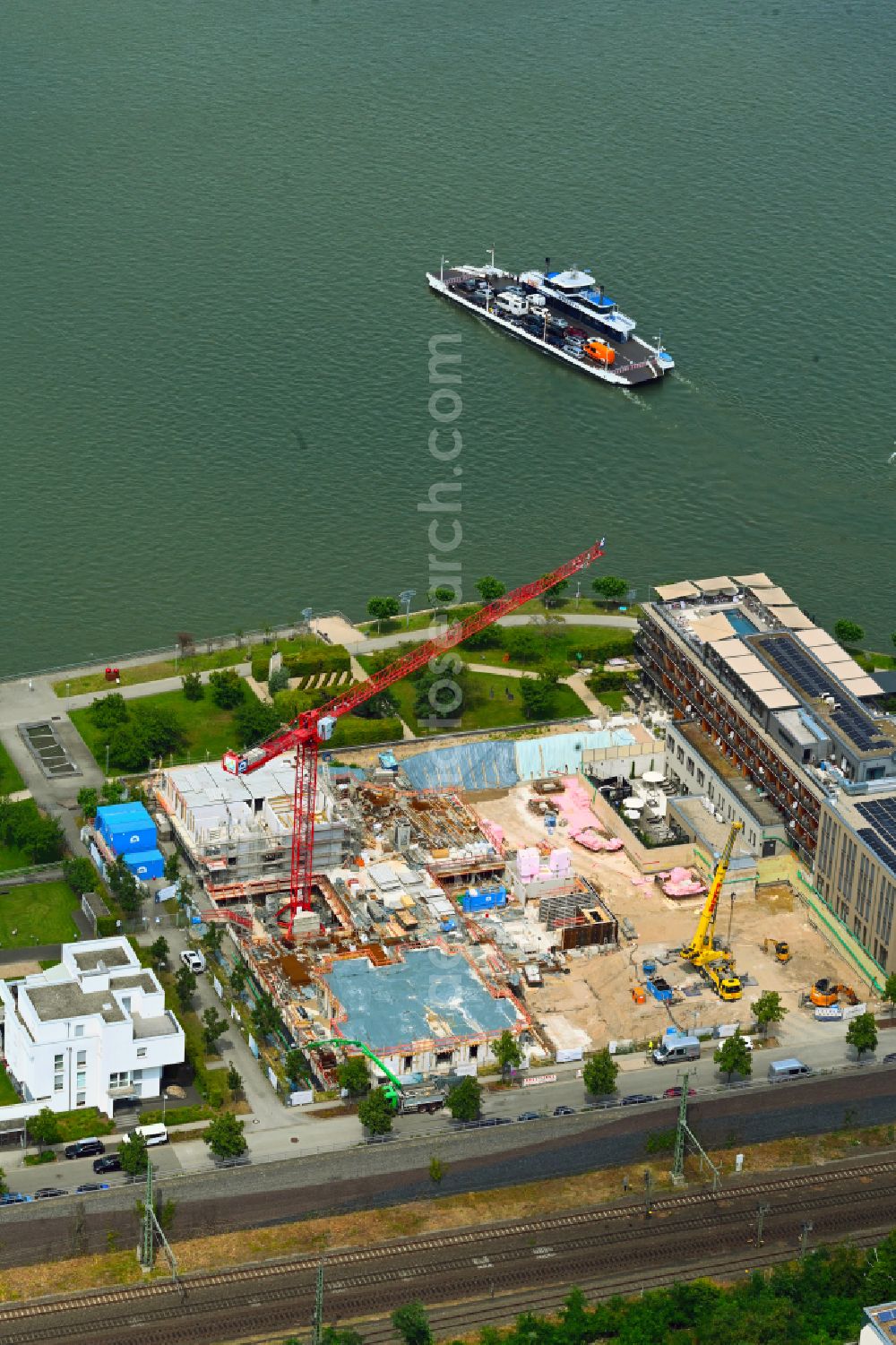 Aerial photograph Bingen am Rhein - Additional new building high-rise construction site of the hotel complex Hotel Papa Rhein on street Hafenstrasse in Bingen am Rhein in the state Rhineland-Palatinate, Germany