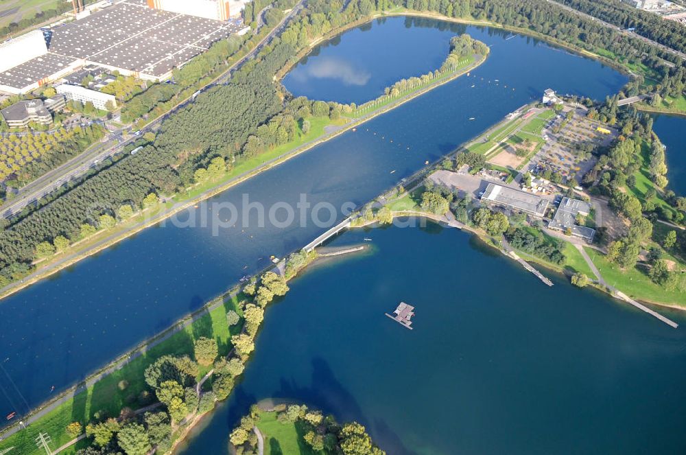 Köln from above - Die Regattabahn in der Sport- und Erholungsanlage Fühlinger See an der Industriestraße, der Neusser Landstraße, der Merianstraße und der Oranjehofstraße in Köln-Fühlingen in Nordrhein-Westfalen. The regatta course in the sports ground and recreation park of the lake Fühlinger See at the streets Industriestrasse, der Neusser Landstrasse, der Merianstrasse und der Oranjehofstrasse in Cologne in North Rhine-Westphalia.