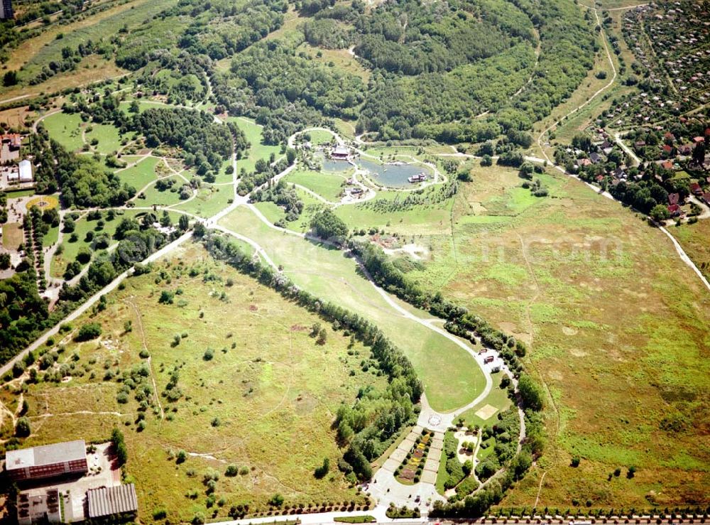 Aerial photograph Berlin - Marzahn - Erholungspark Marzahn am Kienberg.