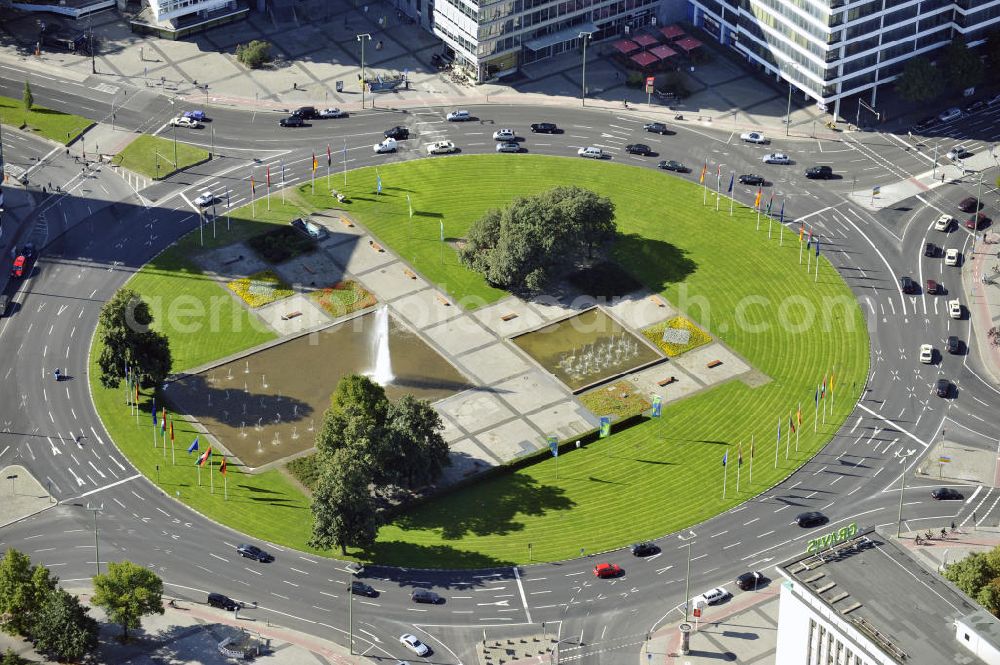 Aerial photograph Berlin - Sicht auf den Ernst-Reuter-Platz in Charlottenburg-Wilmersdorf. Der Platz wurde 1953 nach dem Regierenden Bürgermeister Ernst Reuter benannt und ist ein wichtiger Verkehrsknotenpunkt in Charlottenburg-Wilmersdorf. View to the Ernst-Reuter-Platz in Charlottenburg-Wilmersdorf. The square was named for the Governing Mayor of Berlin in 1953.