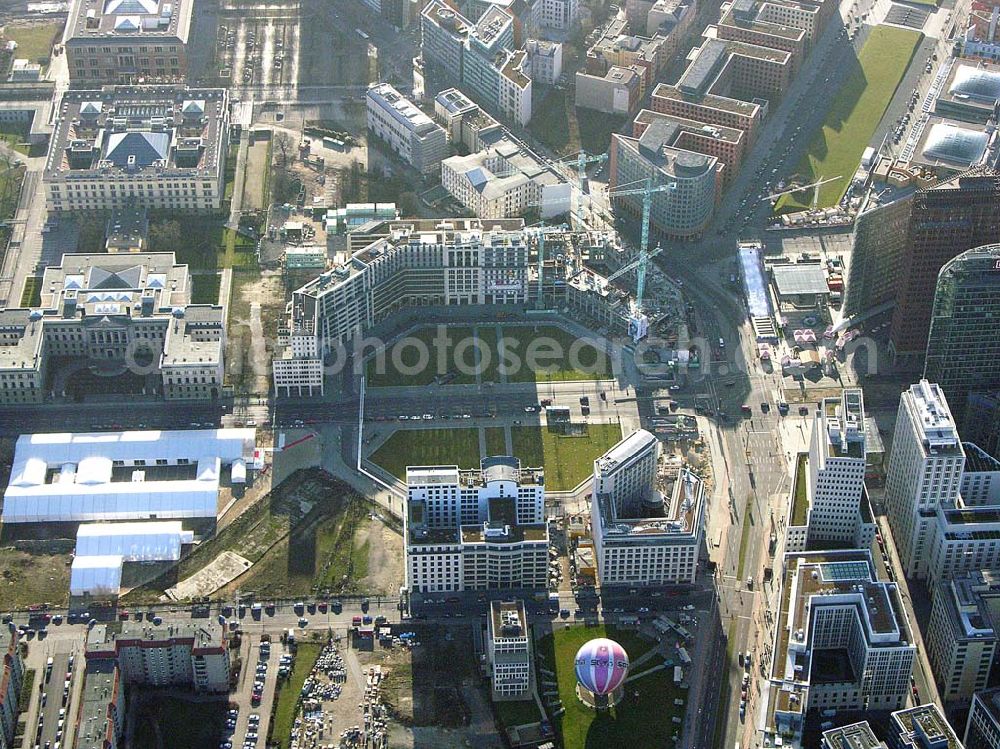 Aerial photograph Berlin - 09.01.2005 Berlin/Errichtung von Büro - und Wohnhäusern am Leipziger Platz in Berlin Mitte