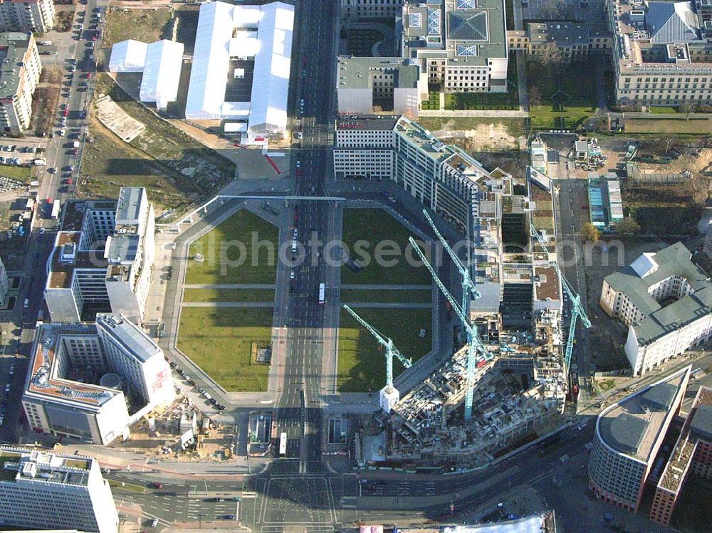 Aerial image Berlin - 09.01.2005 Berlin /Errichtung von Büro - und Wohnhäusern am Leipziger-Platz-Carree in Berlin Mitte