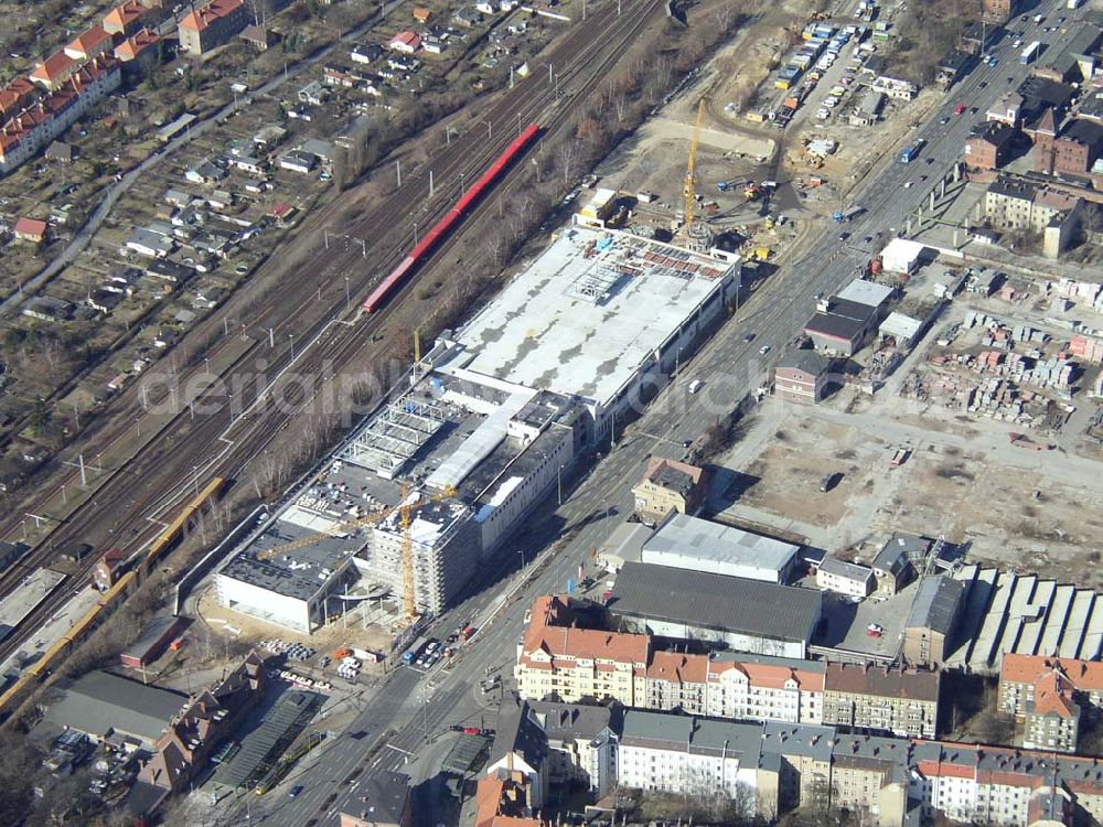 Aerial photograph Berlin - SCHÖNEWEIDE - Errichtung eines KAUFLAND - Einkaufscenters am S-Bahnhof Berlin - Schöneweide. 13.03.03