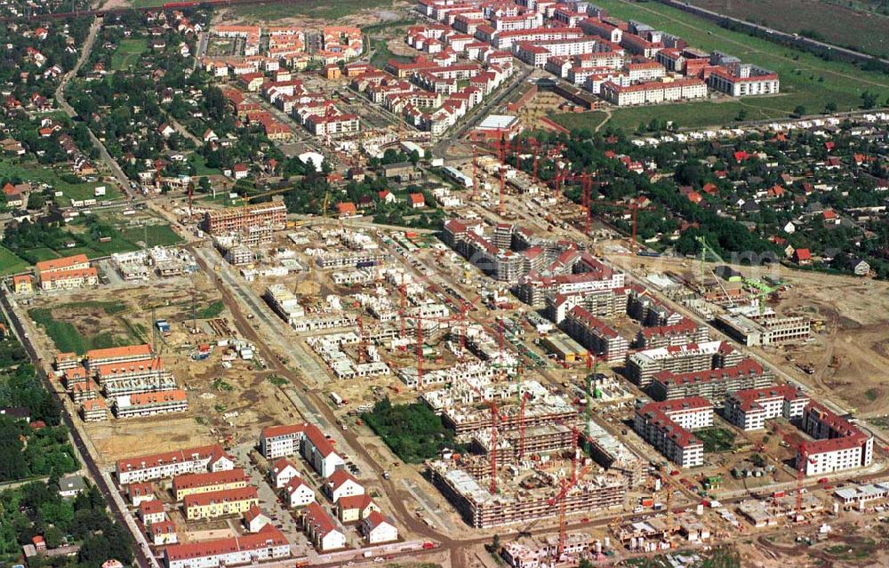 Aerial photograph Berlin - Karow - Errichtung von Neubauwohnungen in Karow-Nord.