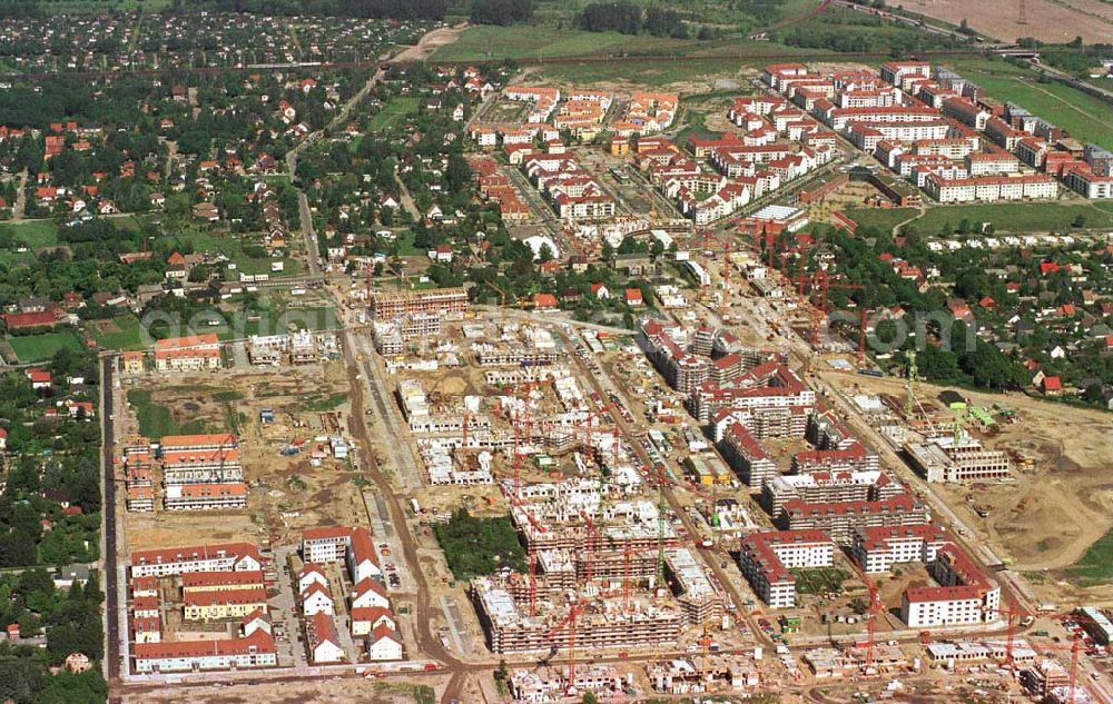 Aerial photograph Berlin - Karow - Errichtung von Neubauwohnungen in Karow-Nord.