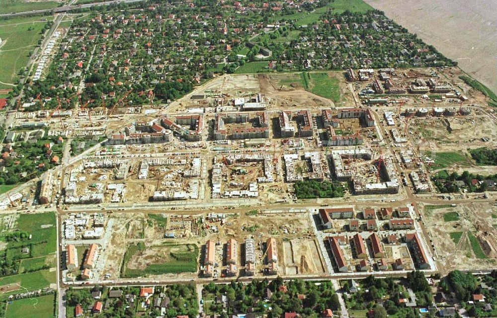 Berlin - Karow from the bird's eye view: Errichtung von Neubauwohnungen in Karow-Nord.