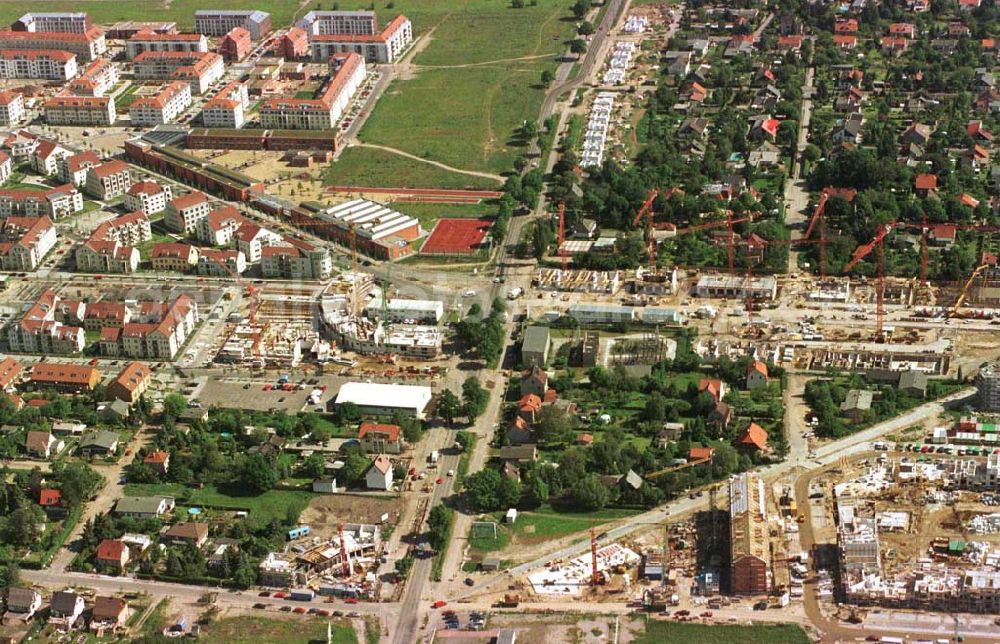 Aerial photograph Berlin - Karow - Errichtung von Neubauwohnungen in Karow-Nord.