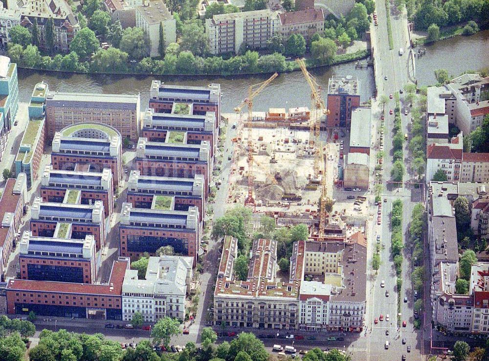 Berlin - Moabit from above - Errichtung eines neuen Büro- und Geschäftshauses an der Gotzkowskybrücke gegenüber dem FOCUS - Teleport in Berlin - Moabit durch die Firma IMBAU.