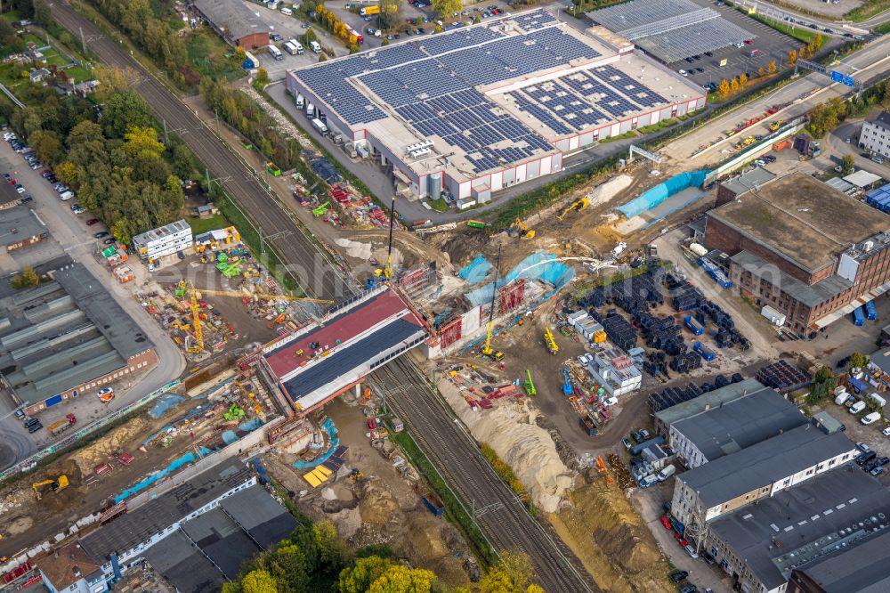 Bochum from the bird's eye view: Construction site for the assembly of the replacement motorway bridge structure for the routeBAB A40 on street Berggate in the district Hamme in Bochum at Ruhrgebiet in the state North Rhine-Westphalia, Germany