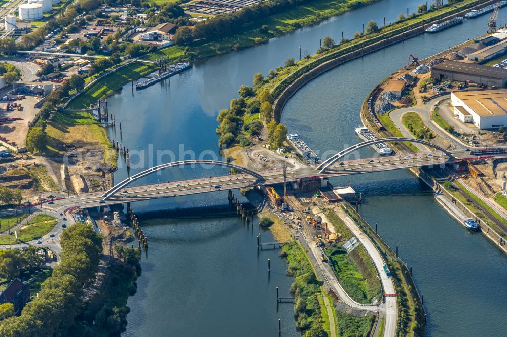 Aerial photograph Duisburg - Construction site for a new replacement building for the renovation, renewal and repair of the bridge structure Karl-Lehr-Bruecke about the Ruhr on street Ruhrorter Strasse in the district Ruhrort in Duisburg at Ruhrgebiet in the state North Rhine-Westphalia, Germany