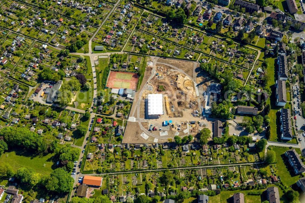 Bochum from the bird's eye view: Construction site with development and excavation work for a play, sports and recreation area on Heideweg in the district of Riemke in Bochum in the state of North Rhine-Westphalia, Germany