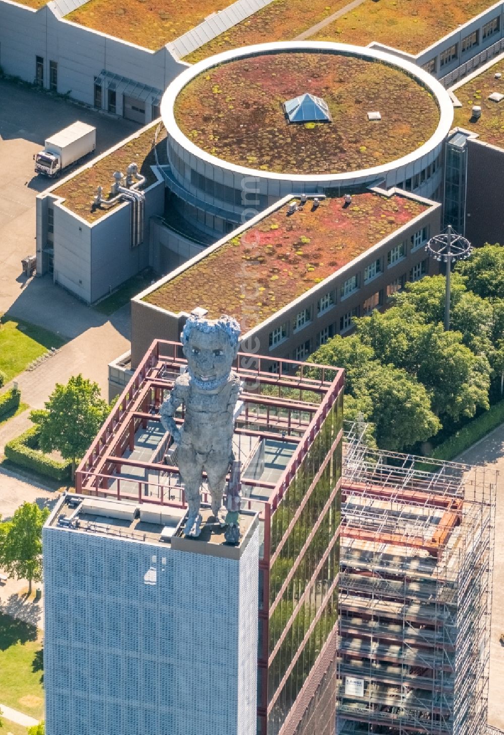 Gelsenkirchen from the bird's eye view: Observation tower on the Office building of the administrative and business center of Vivawest Wohnen GmbH, headquartered in Nordsternpark on the former Nordstern colliery in Gelsenkirchen at Ruhrgebiet in North Rhine-Westphalia