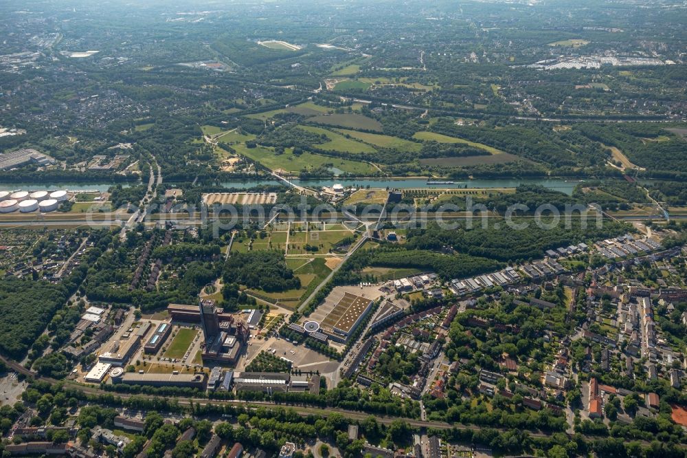 Aerial image Gelsenkirchen - Observation tower on the Office building of the administrative and business center of Vivawest Wohnen GmbH, headquartered in Nordsternpark on the former Nordstern colliery in Gelsenkirchen in North Rhine-Westphalia