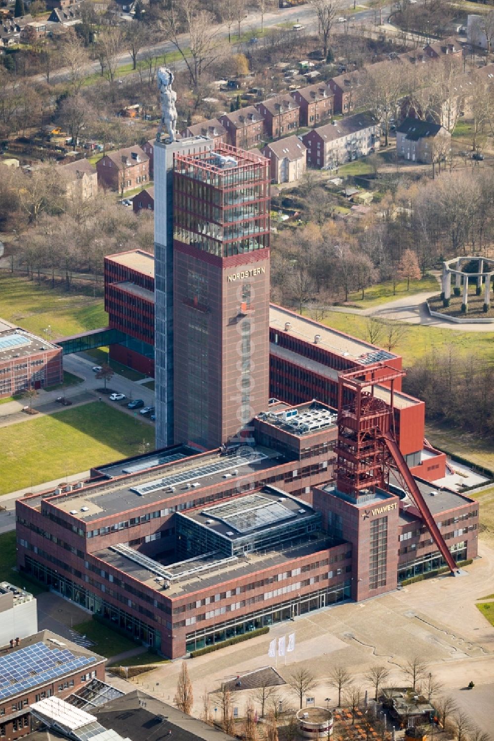 Aerial image Gelsenkirchen - Observation tower on the Office building of the administrative and business center of Vivawest Wohnen GmbH, headquartered in Nordsternpark on the former Nordstern colliery in Gelsenkirchen in North Rhine-Westphalia