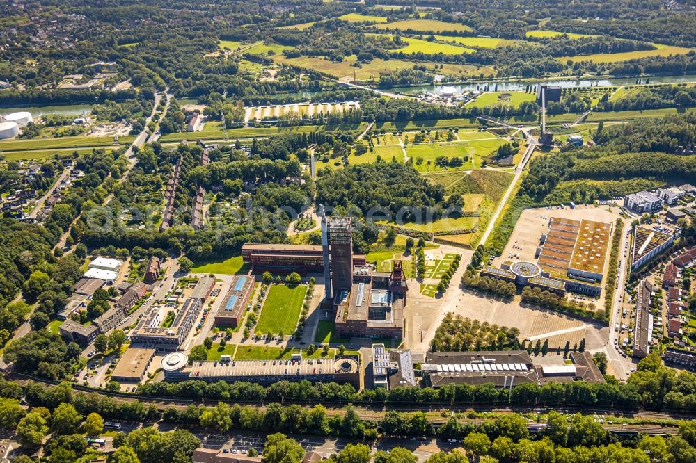 Gelsenkirchen from the bird's eye view: Development tower on the Nordsternturm office building of the administration and commercial building of Vivawest Wohnen GmbH at Bugapark in the Horst district of Gelsenkirchen in the Ruhr area in the state of North Rhine-Westphalia, Germany