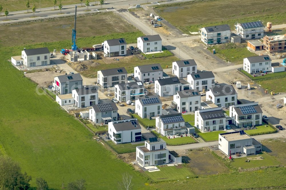 Aerial image Gelsenkirchen - Developed a family house construction sites - Condominium at the Johannes-Rau-all in the district of Bismarck, Gelsenkirchen in North Rhine-Westphalia