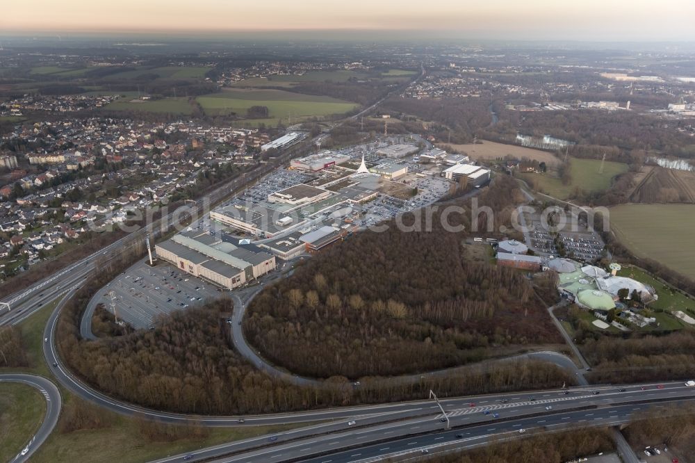 Bochum from the bird's eye view: Expansion and renovation of the shopping center on the A40 Ruhr Park in Bochum in North Rhine-Westphalia