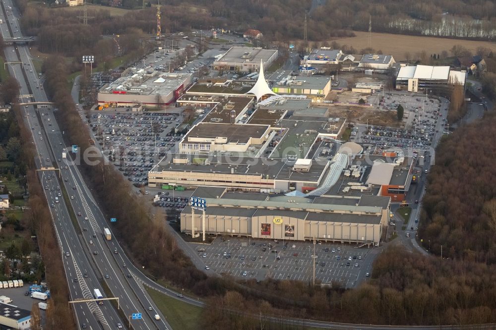 Bochum from the bird's eye view: Expansion and renovation of the shopping center on the A40 Ruhr Park in Bochum in North Rhine-Westphalia