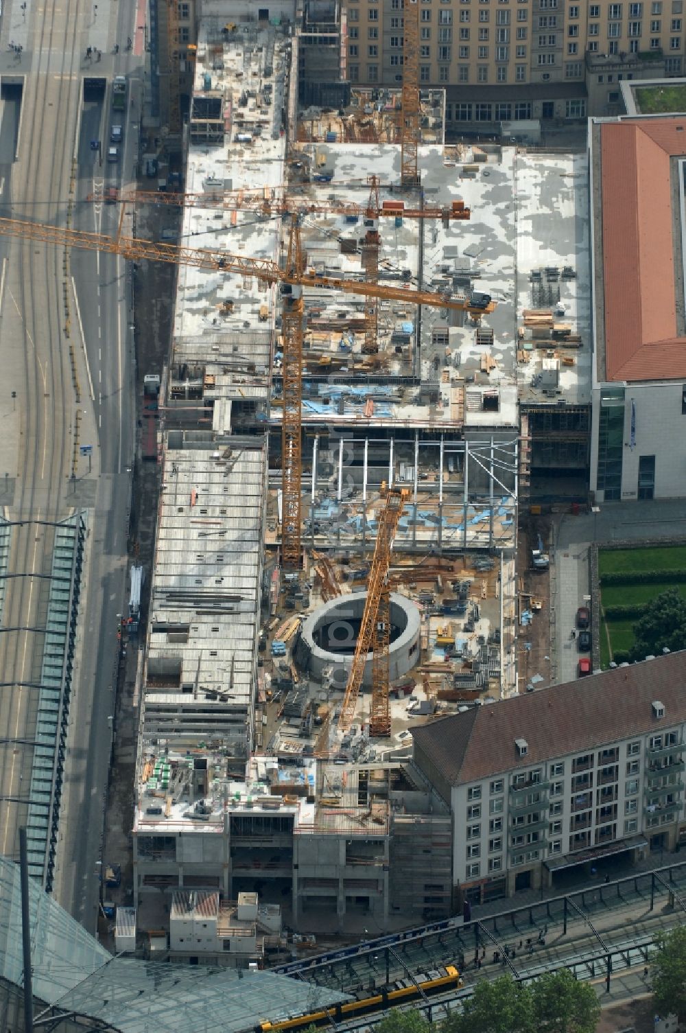 Dresden from the bird's eye view: Construction site Building of the shopping center Altmarkt Galerie der ECE Projektmanagement GmbH in Dresden in the state Saxony