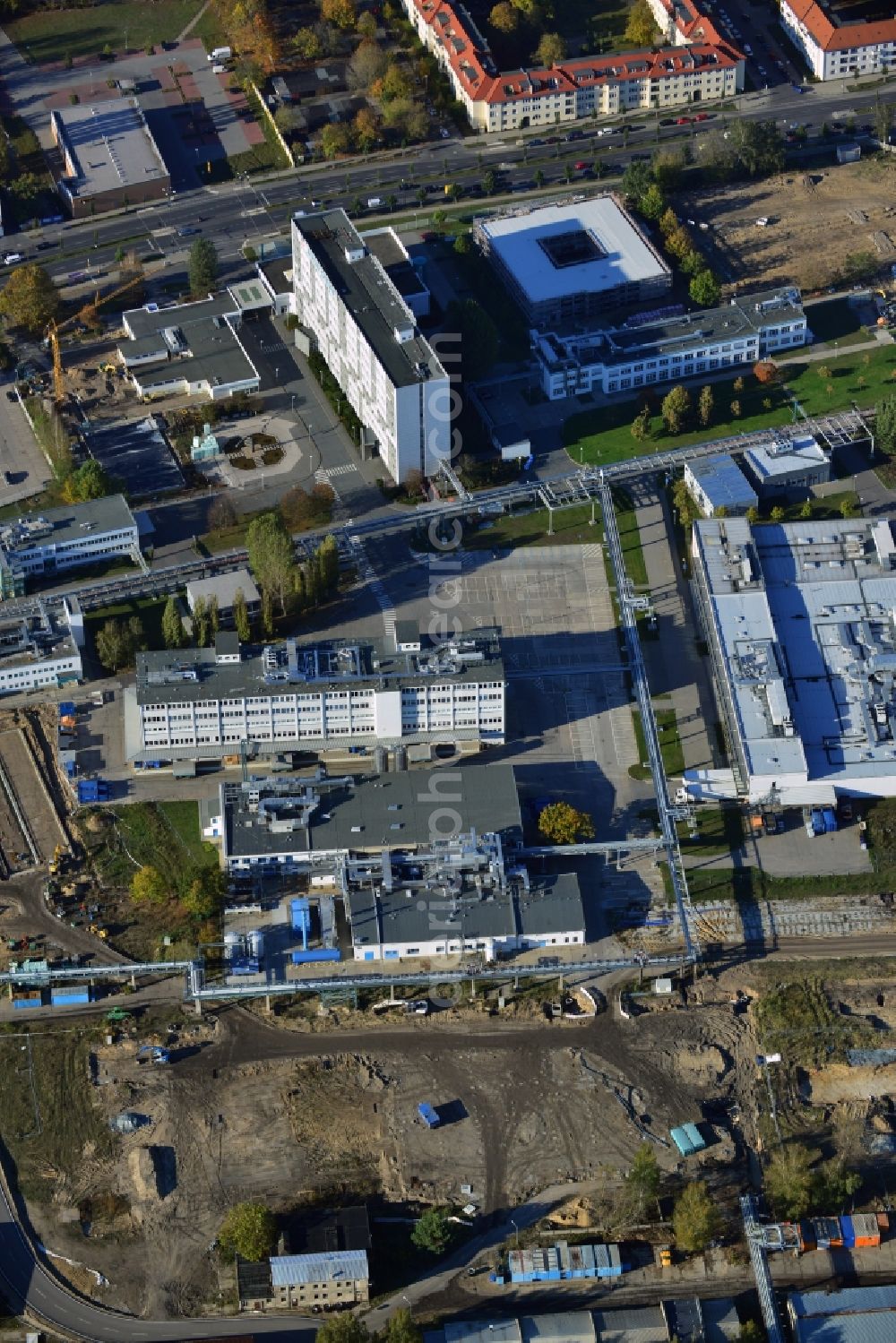 Aerial photograph Berlin - Expansion construction site on the grounds of the Berlin Chemie AG in Adlershof. The Berlin-based pharmaceutical company is part of the pharmaceutical company Menarini