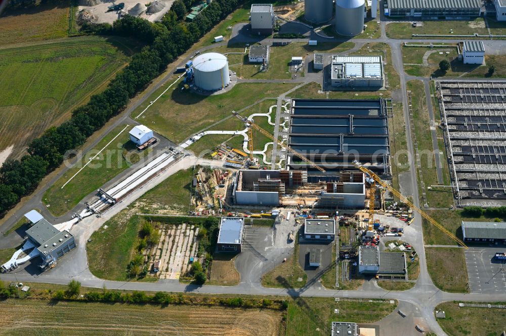 Aerial photograph Münchehofe - New construction site and extension of the sewage treatment basins and purification stages by building a new flocculation filtration system on street Dahlwitzer Landstrasse in Muenchehofe in the state Brandenburg, Germany