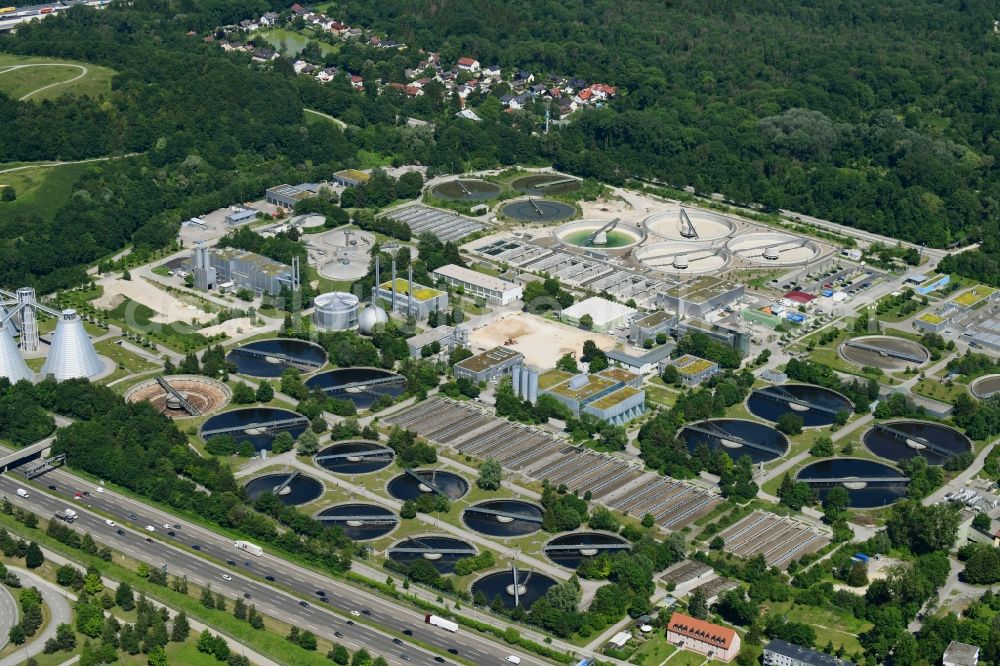 München from the bird's eye view: New construction site and extension of the sewage treatment basins and purification stages of Klaeranlage Muenchen Gut Grosslappen on Freisinger Landstrasse in Munich in the state Bavaria, Germany