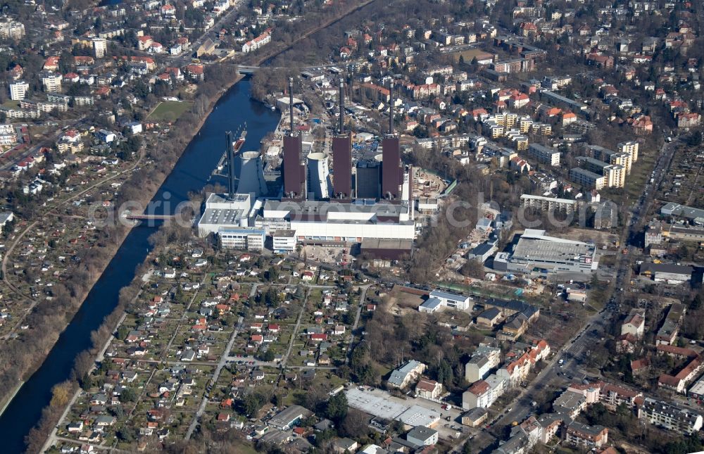 Aerial image Berlin - Exhaust towers of the Vattenfall Europe AG at the canal eltowkanal in Berlin Lichterfelde