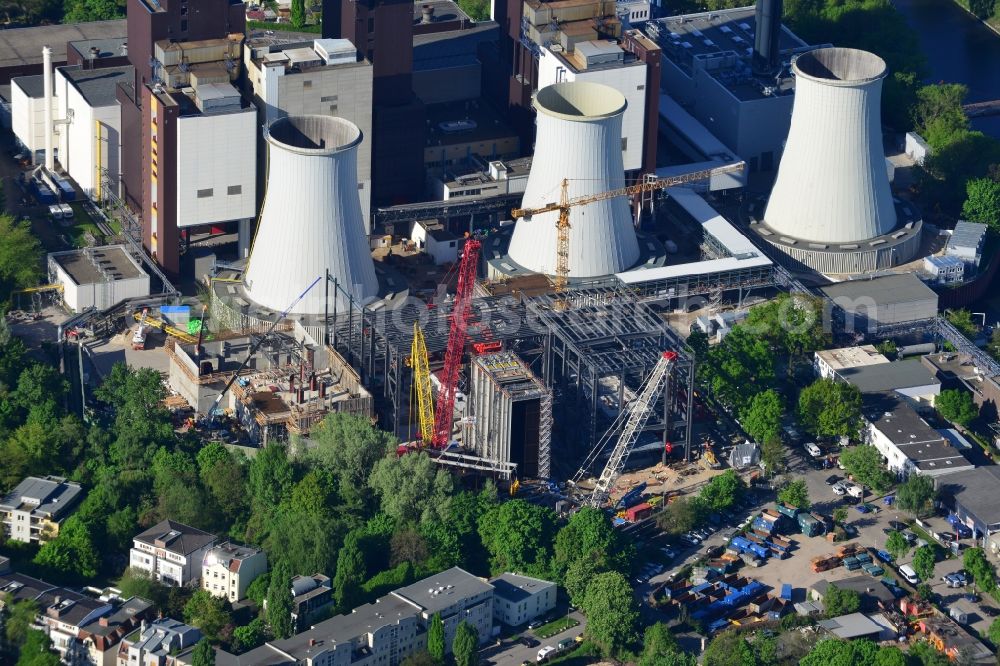 Berlin from the bird's eye view: Exhaust towers of the Vattenfall Europe AG at the canal eltowkanal in Berlin Lichterfelde