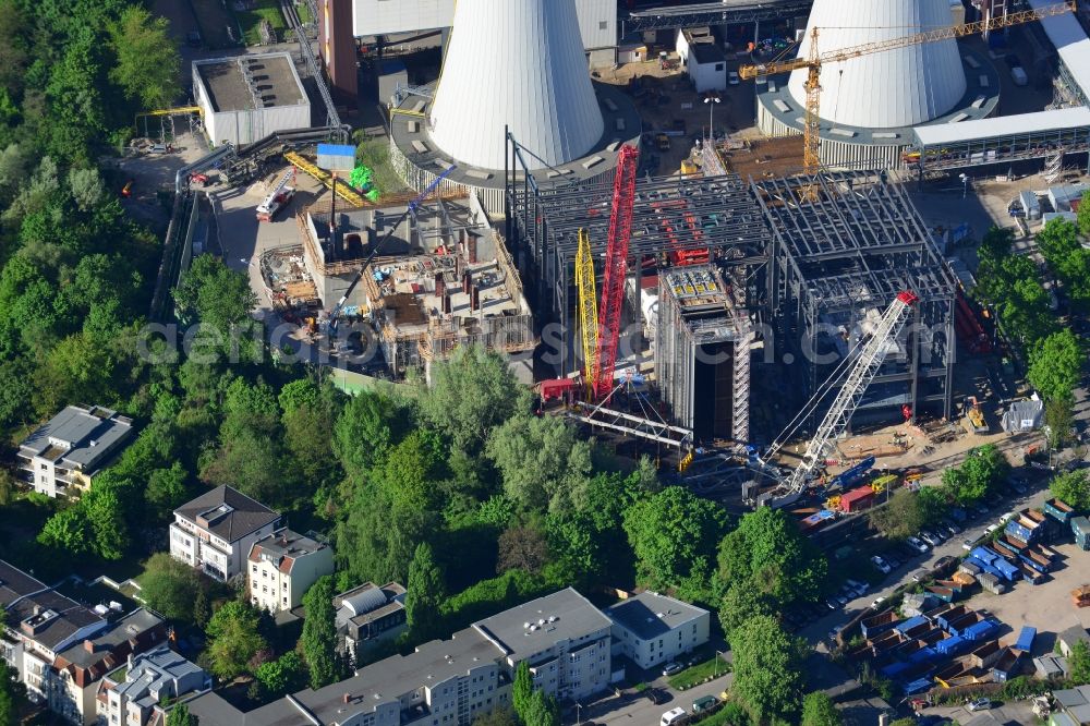 Aerial photograph Berlin - Exhaust towers of the Vattenfall Europe AG at the canal eltowkanal in Berlin Lichterfelde