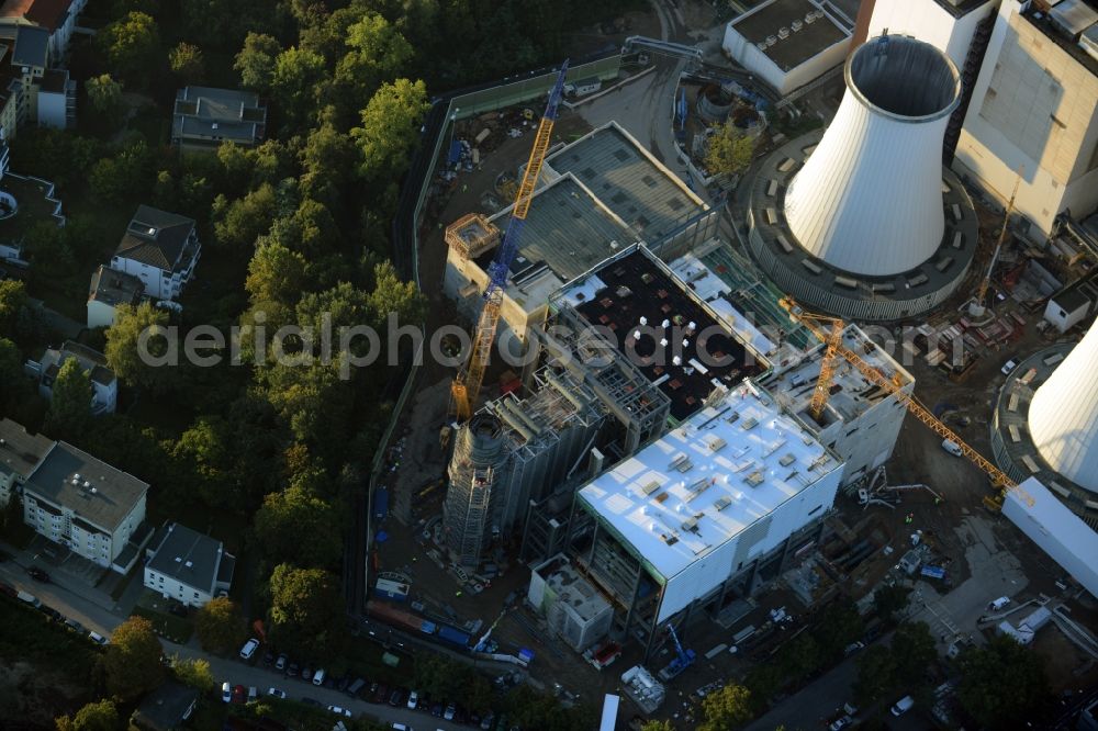 Aerial photograph Berlin - Exhaust towers of the Vattenfall Europe AG at the canal eltowkanal in Berlin Lichterfelde