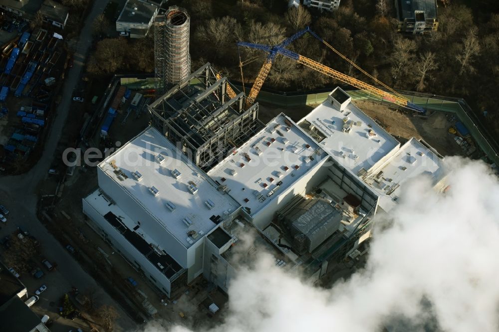 Aerial image Berlin - Exhaust towers of the Vattenfall Europe AG at the canal eltowkanal in Berlin Lichterfelde