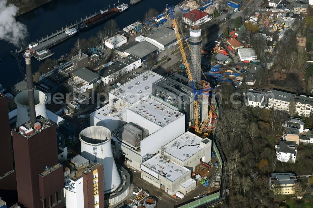 Berlin from the bird's eye view: Exhaust towers of the Vattenfall Europe AG at the canal eltowkanal in Berlin Lichterfelde