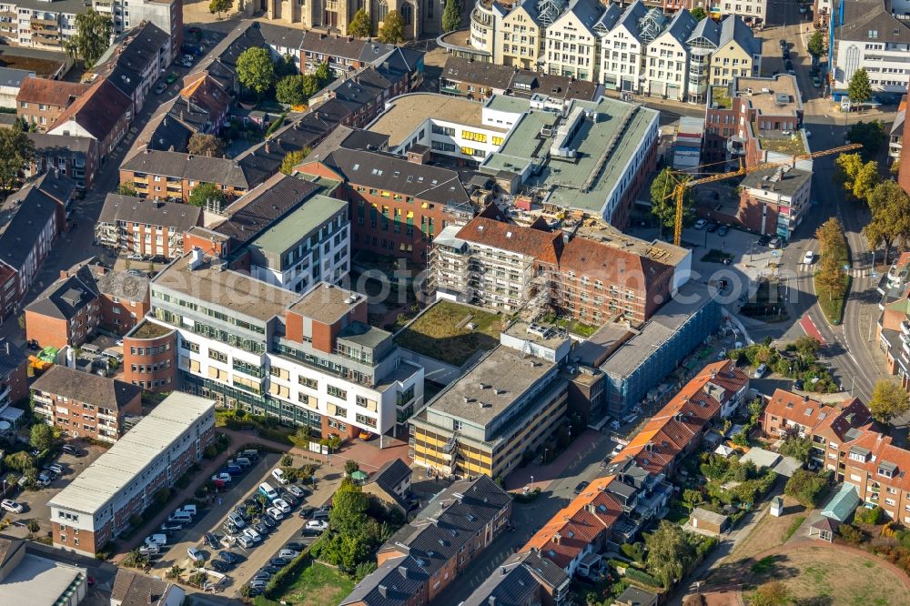 Aerial image Wesel - Extension site of the Marien-Hospital on the Pastor-Janssen-Strasse in the inner city center in Wesel in the state North Rhine-Westphalia