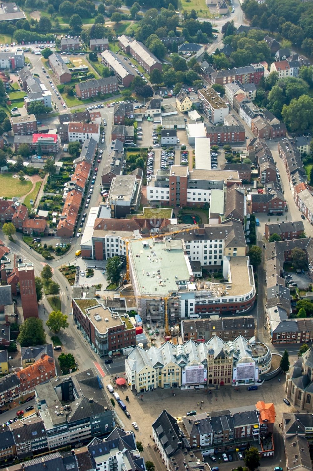 Aerial image Wesel - Extension site of the Marien-Hospital on the Pastor-Janssen-Strasse in the inner city center in Wesel in the state North Rhine-Westphalia