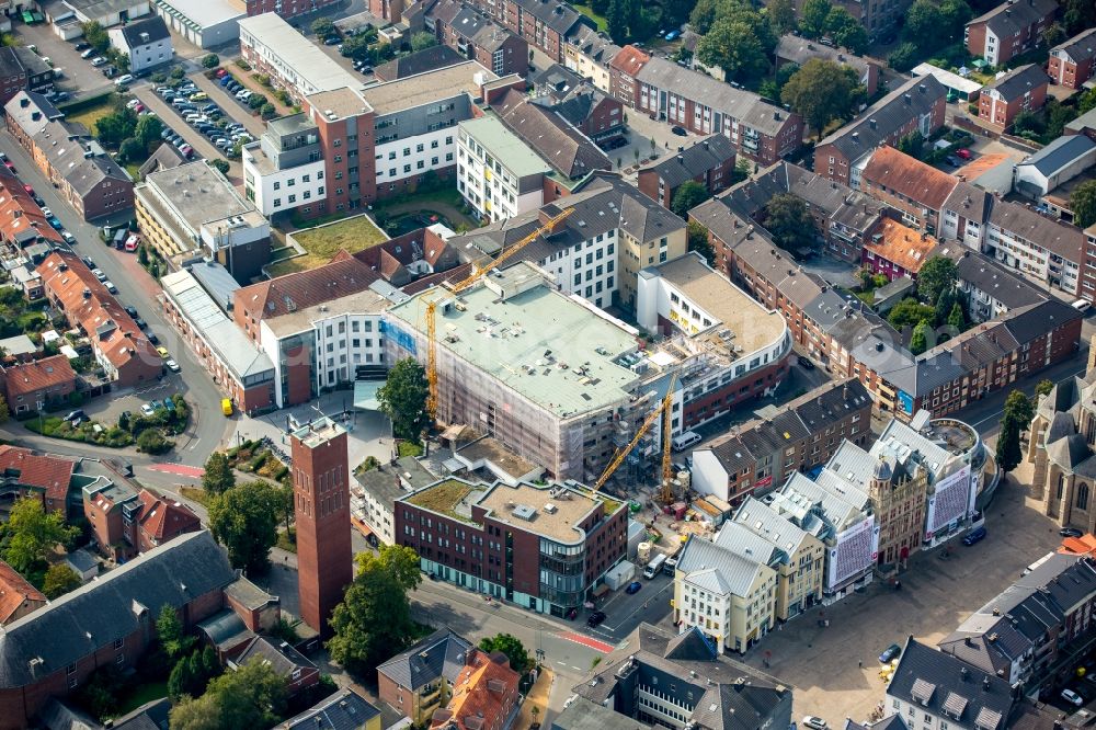 Aerial photograph Wesel - Extension site of the Marien-Hospital on the Pastor-Janssen-Strasse in the inner city center in Wesel in the state North Rhine-Westphalia