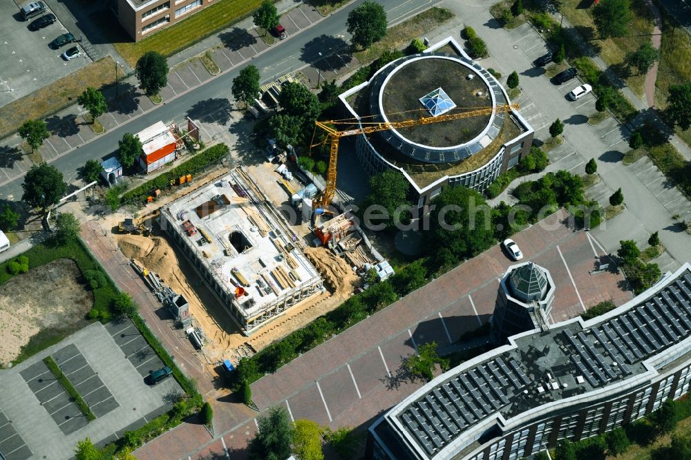 Bremen from the bird's eye view: Extension of new building site at the building complex of the institute DD Die Denkfabrik on Hochschulring - Wilhelm-Herbst-Strasse in the district Horn-Lehe in Bremen, Germany