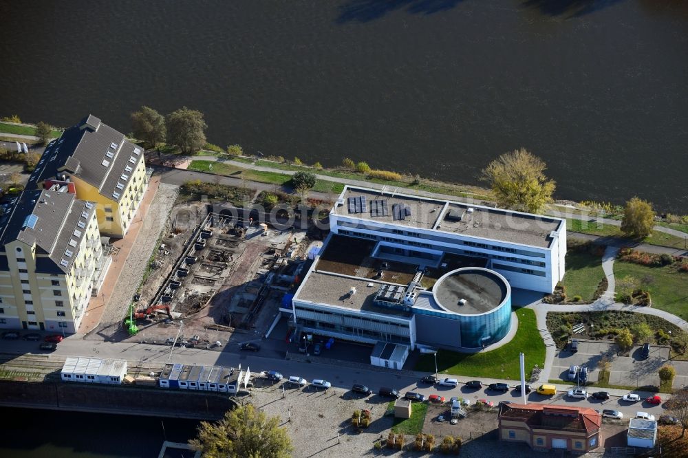 Aerial photograph Magdeburg - Extension of new building site at the building complex of the institute on Joseph-von-Fraunhofer-Strasse corner Werner-Heisenberg-Strasse - Sarajevo-Ufer in the district Alte Neustadt in Magdeburg in the state Saxony-Anhalt, Germany