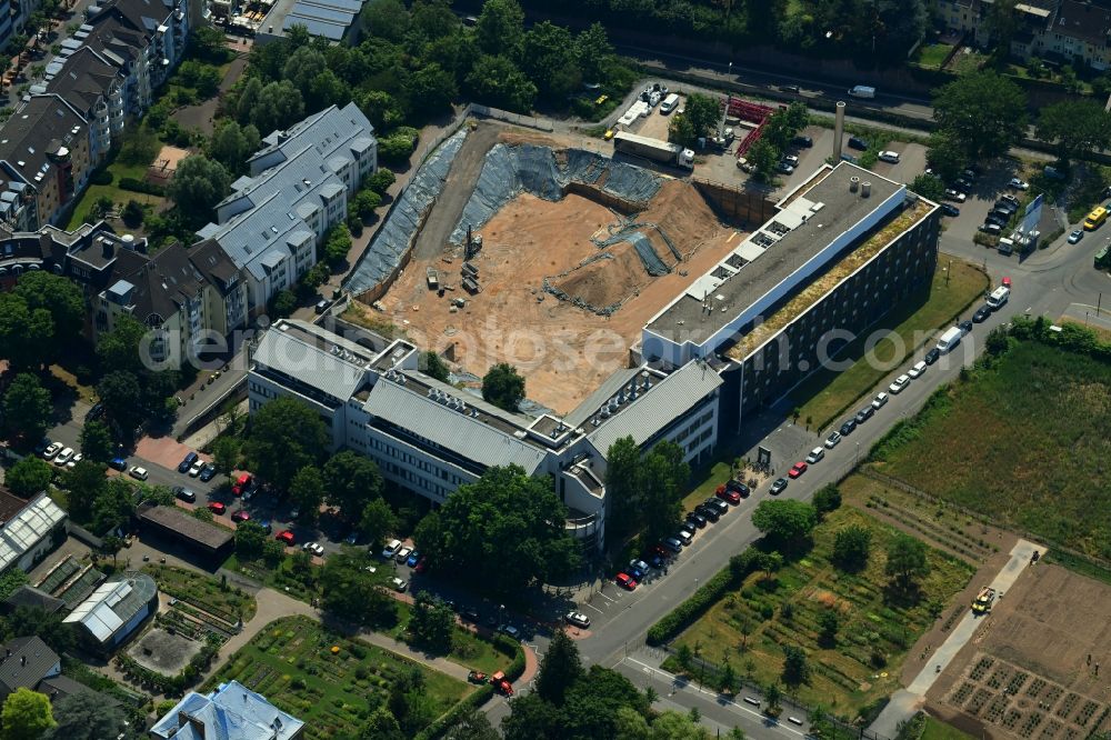 Bonn from the bird's eye view: Extension of new building site at the building complex of the institute LIMES-Institut on Carl-Troll-Strasse in the district Poppelsdorf in Bonn in the state North Rhine-Westphalia, Germany