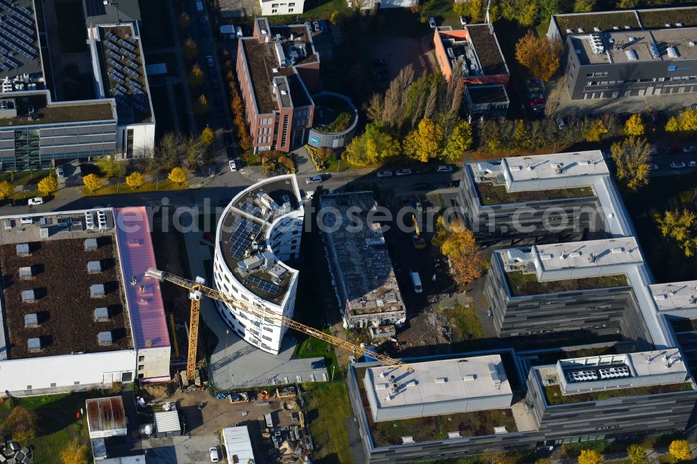 Aerial image Berlin - Extension of new building site at the building complex of the institute Willy-Wien-Laboratorium (PTB) on Magnusstrasse in the district Adlershof in Berlin, Germany