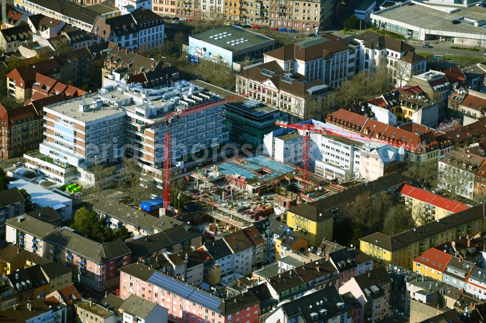 Mannheim from the bird's eye view: Extension of new building site at the building complex of the institute Zentralinstitut fuer Seelische Gesundheit (ZI) in the district Quadrate in Mannheim in the state Baden-Wuerttemberg, Germany