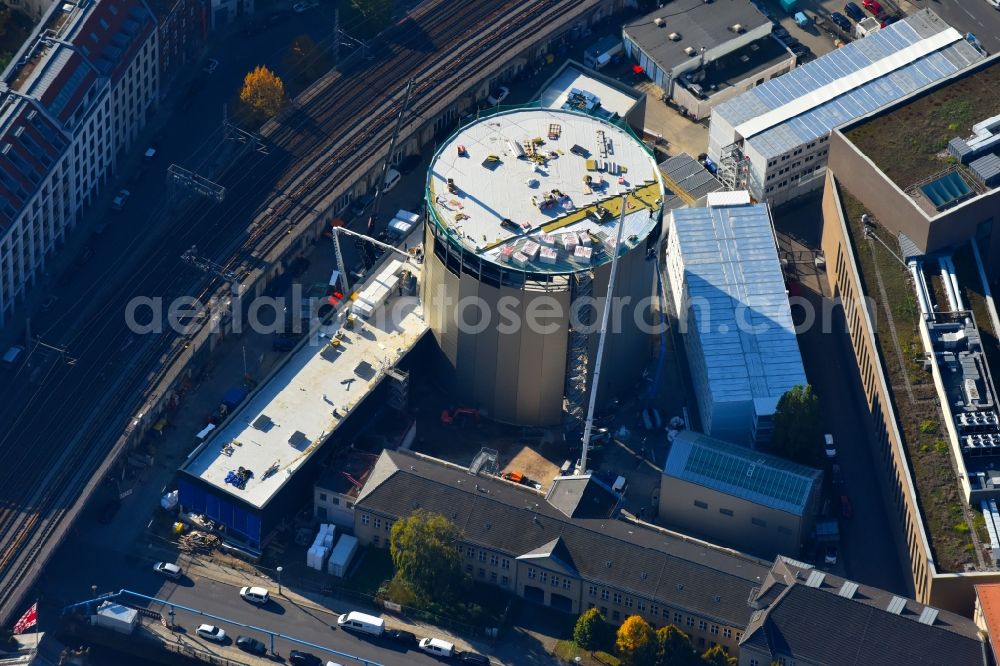 Aerial photograph Berlin - Extension of a new construction site at the Museum- Building PERGAMONMUSEUM. DAS PANORAMA TEMPORAeRER AUSSTELLUNGSBAU AM KUPFERGRABEN in the district Mitte in Berlin, Germany