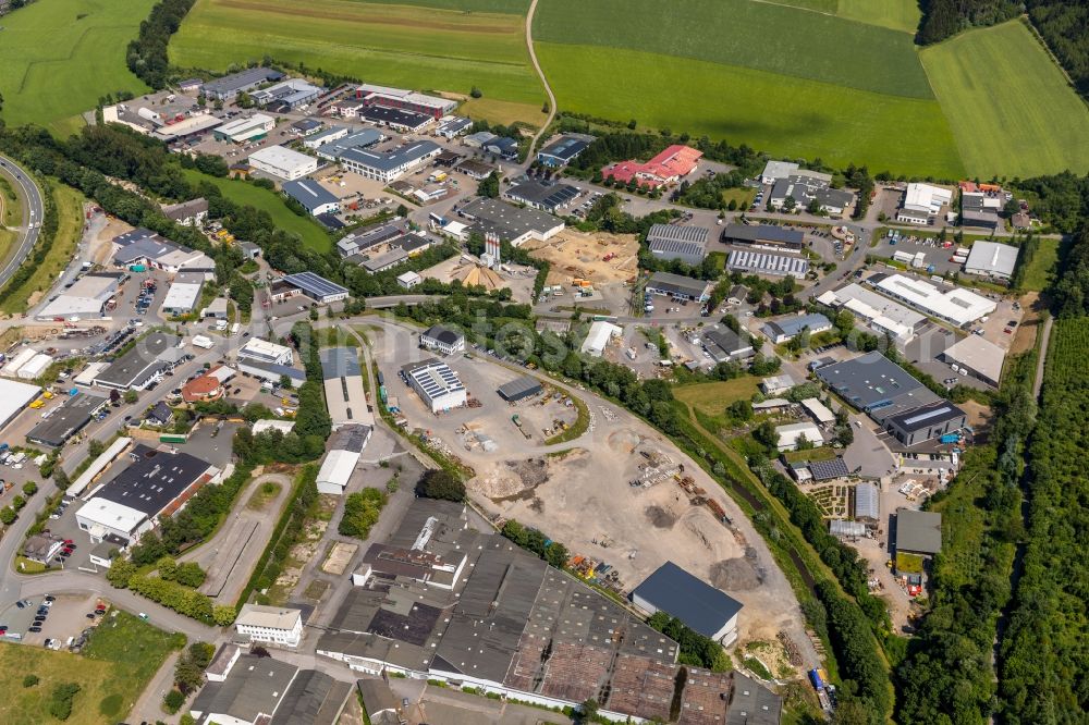 Aerial photograph Schmallenberg - Extension - new building - construction site on the factory premises AUFT Produktions- and Vertriebs GmbH in Schmallenberg in the state North Rhine-Westphalia, Germany