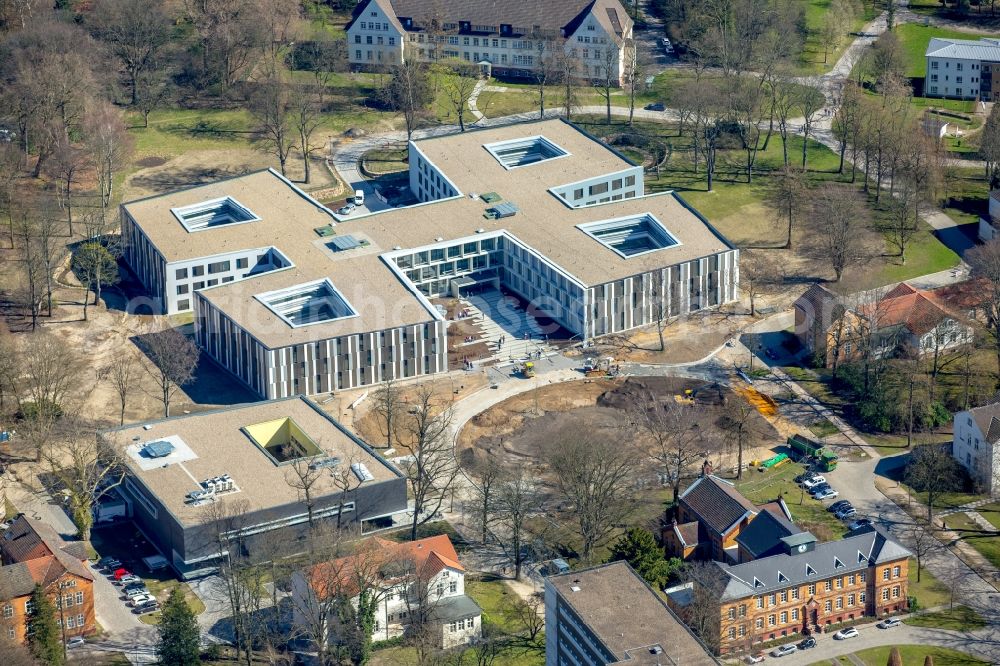 Dortmund from above - New extension to the hospital grounds LWL-Klinik Dortmund fuer Psychiatrie, Psychotherapie und Psychosomatik in the district Aplerbeck in Dortmund in the state North Rhine-Westphalia