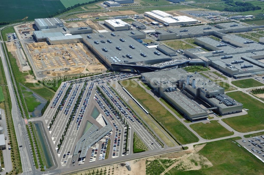 Leipzig from above - Blick auf den Ausbau des Leipziger BMW- Werkes für die Produktion von Elektroautos. Bayerische Motoren Werke / BMW AG Motorrad Werk Leipzig an der BMW Allee 1 in Sachsen. BMW Motorcycle Plant Leipzig in Saxony.