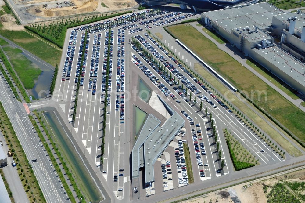 Aerial photograph Leipzig - Blick auf den Ausbau des Leipziger BMW- Werkes für die Produktion von Elektroautos. Bayerische Motoren Werke / BMW AG Motorrad Werk Leipzig an der BMW Allee 1 in Sachsen. BMW Motorcycle Plant Leipzig in Saxony.