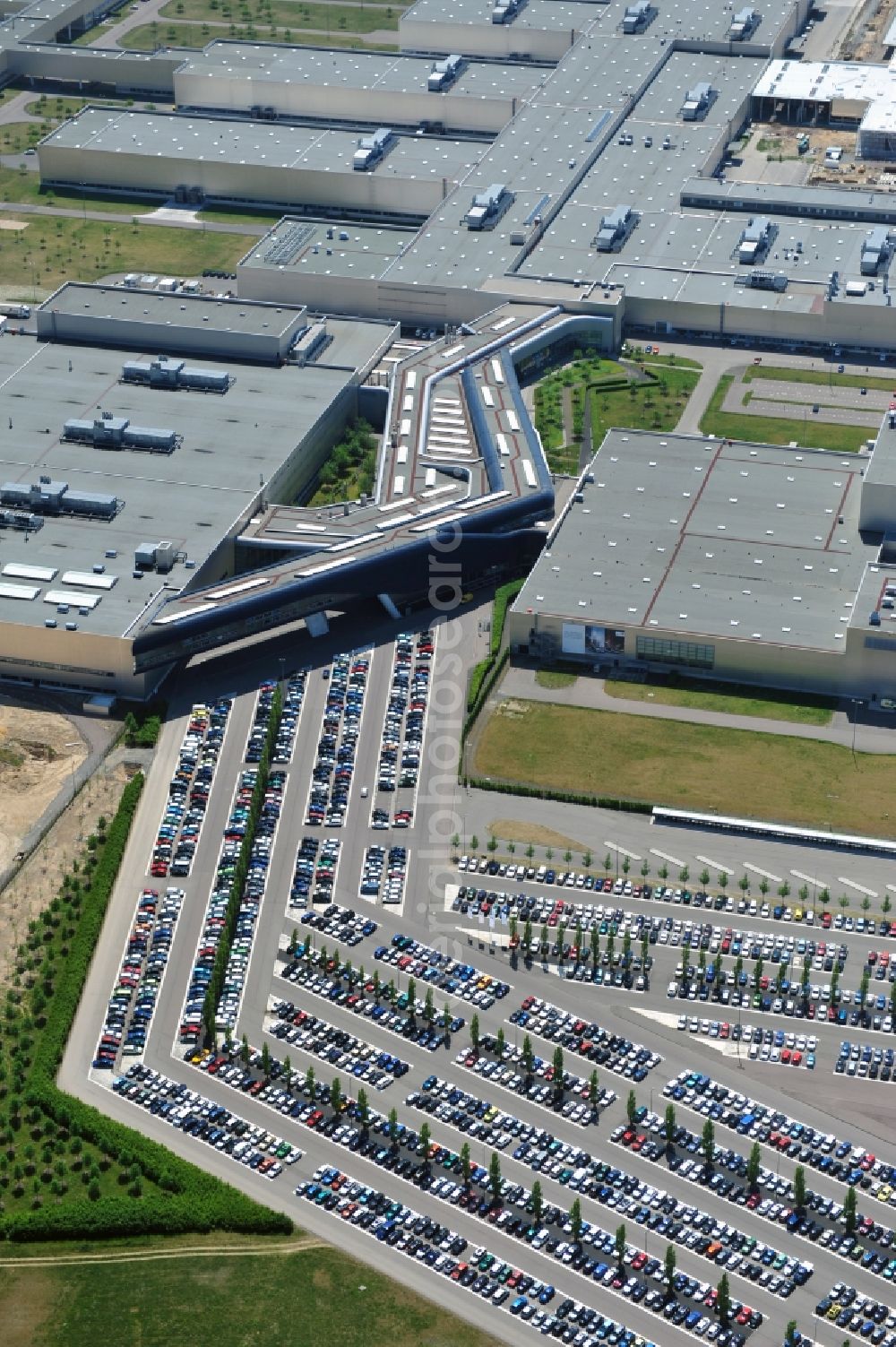 Aerial photograph Leipzig - Blick auf den Ausbau des Leipziger BMW- Werkes für die Produktion von Elektroautos. Bayerische Motoren Werke / BMW AG Motorrad Werk Leipzig an der BMW Allee 1 in Sachsen. BMW Motorcycle Plant Leipzig in Saxony.