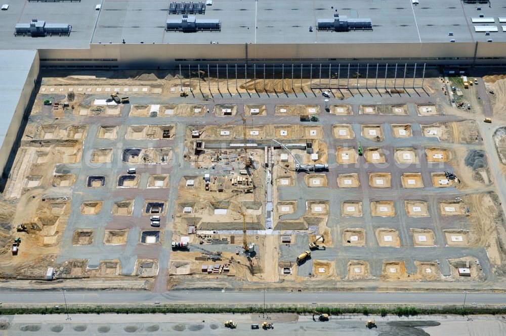 Leipzig from the bird's eye view: Blick auf den Ausbau des Leipziger BMW- Werkes für die Produktion von Elektroautos. Bayerische Motoren Werke / BMW AG Motorrad Werk Leipzig an der BMW Allee 1 in Sachsen. BMW Motorcycle Plant Leipzig in Saxony.