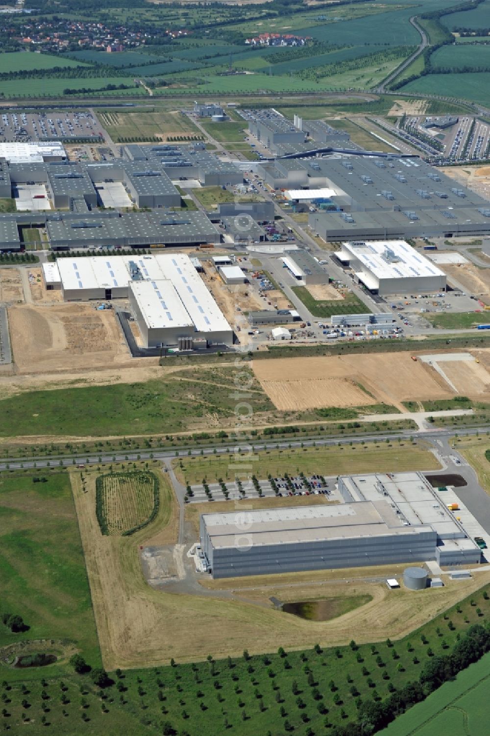 Leipzig from above - Blick auf den Ausbau des Leipziger BMW- Werkes für die Produktion von Elektroautos. Bayerische Motoren Werke / BMW AG Motorrad Werk Leipzig an der BMW Allee 1 in Sachsen. BMW Motorcycle Plant Leipzig in Saxony.