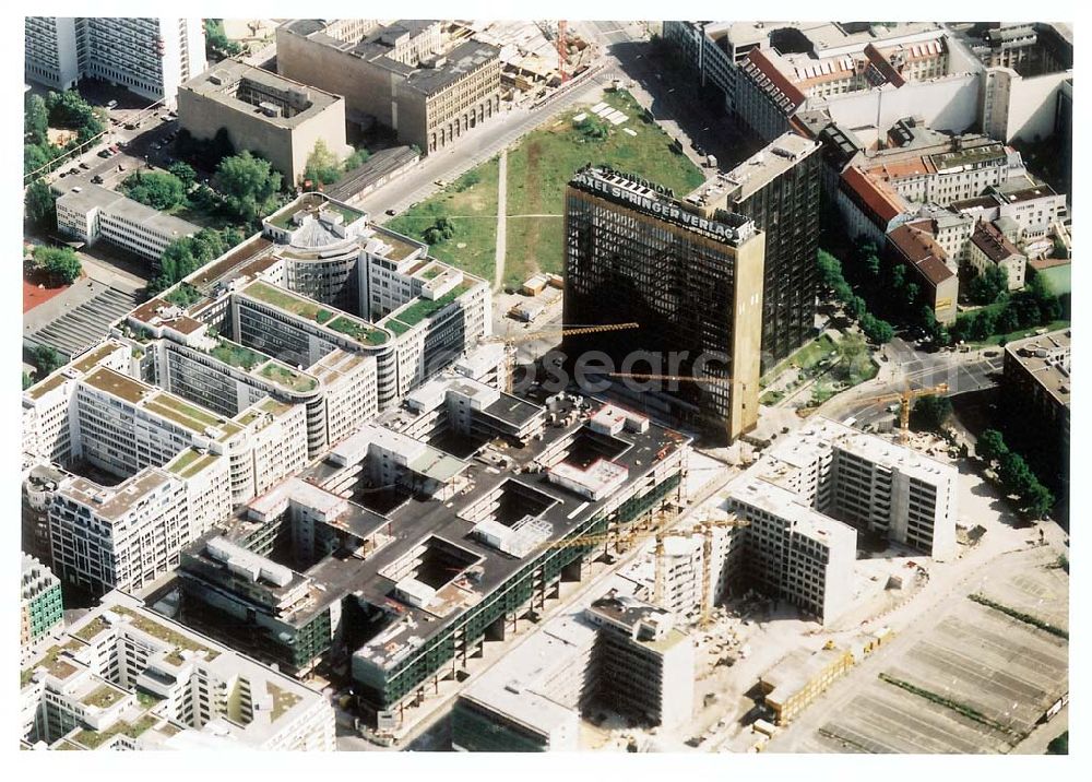 Aerial photograph Berlin - Erweiterungsbau des AXEL - SPRINGER - VERLAGES an der Axel-Springer - Straße in Berlin - Kreuzberg 16.Mai 2002