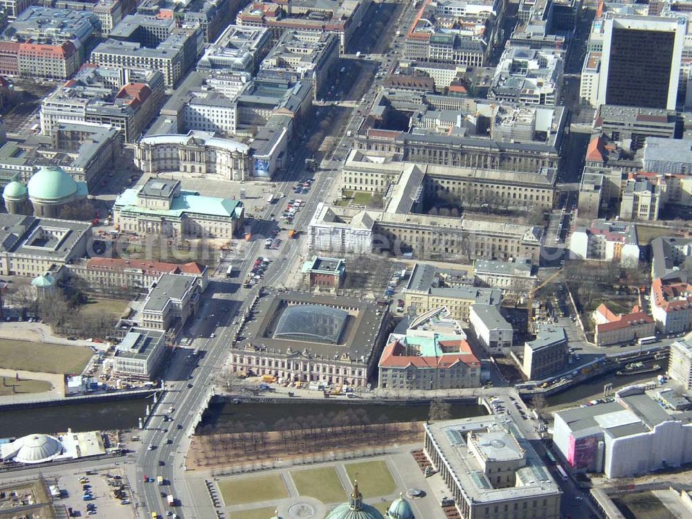 Berlin from above - Erweiterungsbau am Deutschen Historischen Museum in Berlin-Mitte / Unter den Linden. 13.03.03